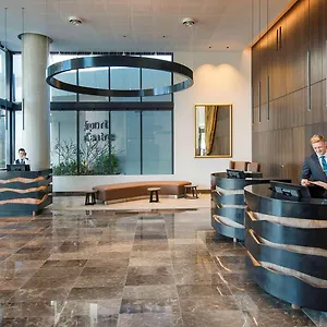5* Hotel Pullman Airport